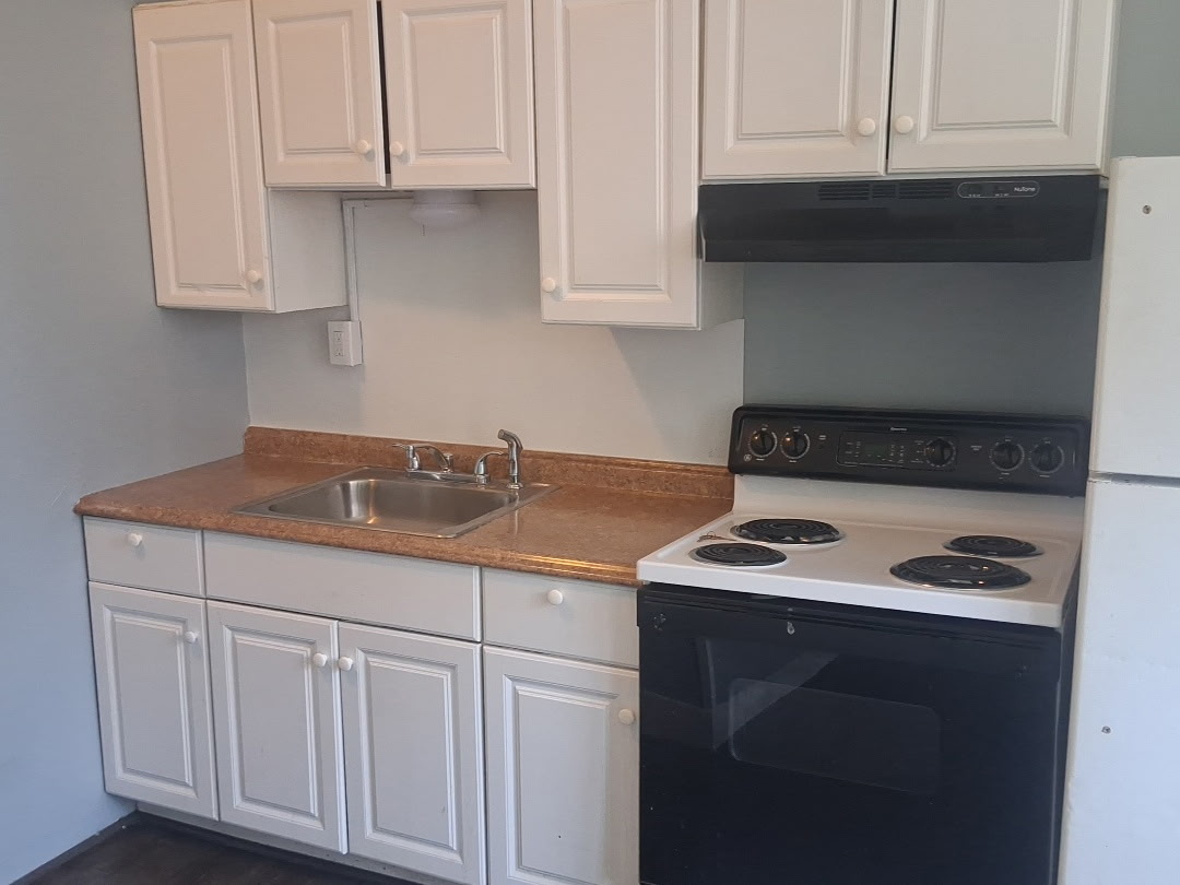 498 Main St - 1